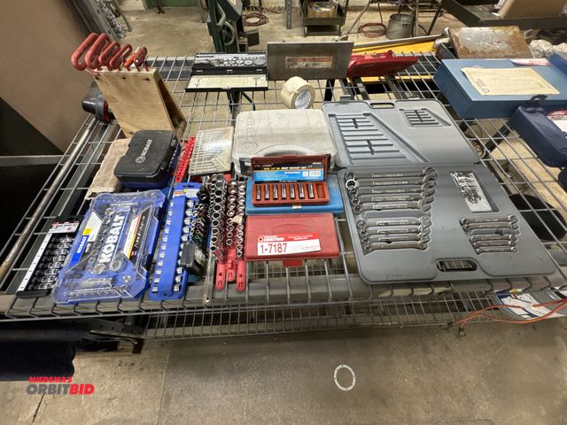 Lot 1-7187 - Lot Of Assorted Sockets/ Wrenches, To Include: Sae And Metric Sockets, Torq, Box Wrneches, T-Handle ...