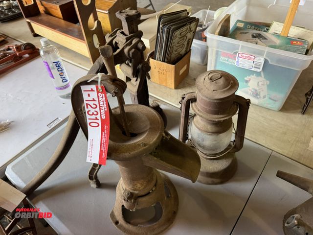 Lot 1-12310 - (1) manual water hand pump, 14" vintage lantern, and (1) vintage jack.