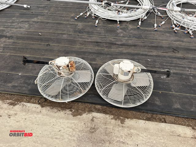 Lot 1-9953 - Lot of (2) Green-Tek greenhouse fans, approx. 20" diameter with a 1/10th HP motor, 120V, in working ...