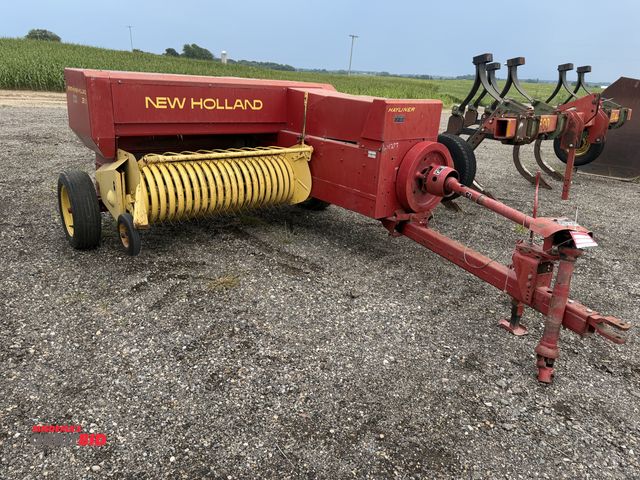 Lot 1-9860 - (1) New Holland 311 Square Baler, Hayliner, 540 PTO, 14" x 18" bale, SN 661277