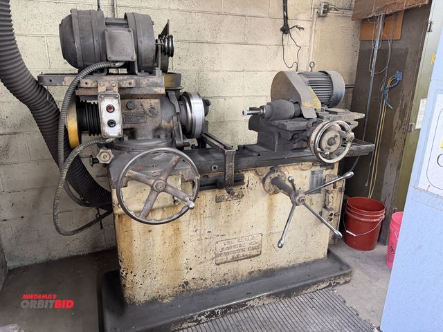 Lot 1-1624 - Heald #75A 10" Diameter Magnetic Chuck, Parfier ID Spindle;