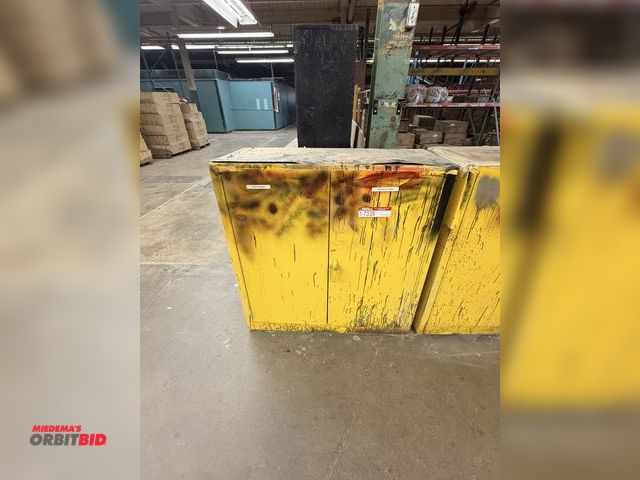 Lot 1-7339 - Flammable Liquid Storage Cabinet, 22 Gal. Capacity