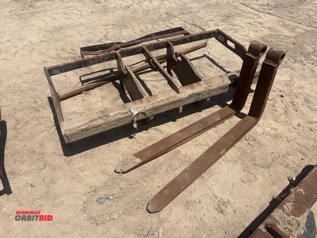 Lot 1-18290 - (1) JLG skytrak fork frame, frame is approx. 74" wide, includes bar, 47-1/2" long x 4" wide forks