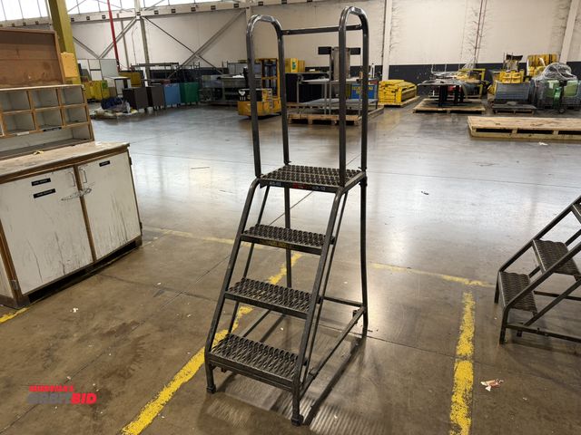 Lot 1-5186 - (1) W. Platforms, Inc., 4-step warehouse ladder (no wheels).