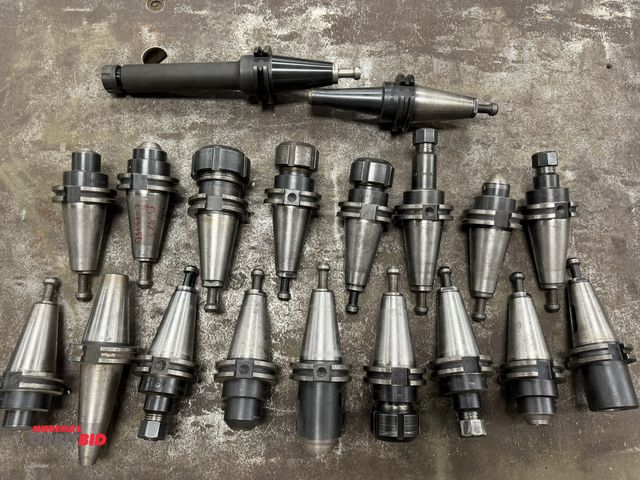 Lot 1-2059 - Lot of (19) various Cat 40 tool holders.