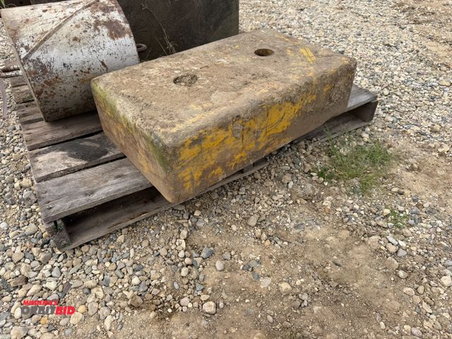 Lot 1-18271 - (1) forklift counterweight, approx. 27.5" wide x 16.5" deep x approx. 7 1/4" tall.