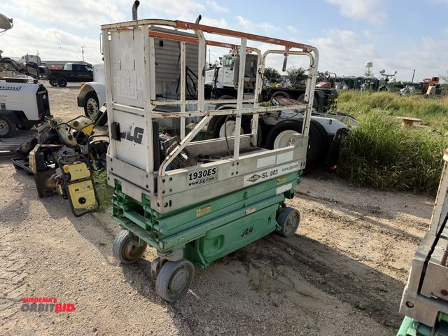 Lot 1-9540 - (1) 2005 JLG 1930ES scissor lift, 24V battery operated, 19' max. lift height, 30" x 73" extendable p...