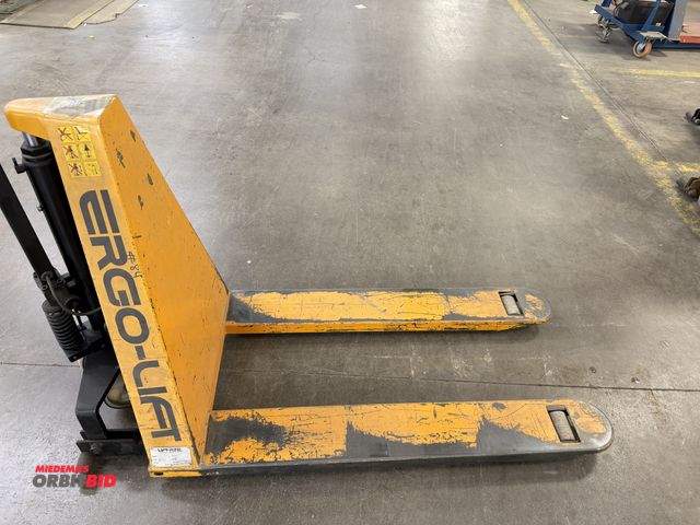 Lot 1-17337 - (1) Ergo Lift, model RG30E, 3000 lb. capacity, 12V electric pallet jack, S/N 2292-97, in working con...