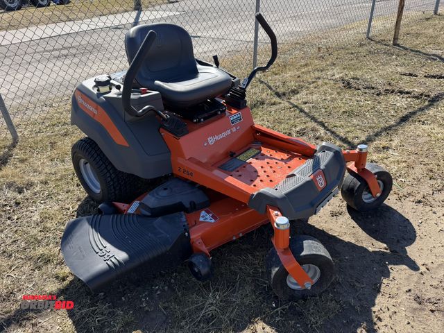 Lot 1-11838 - Husqvarna Z254 Zero-Turn Lawn Mower 54" adjustable height deck, hydrostatic transmission, Briggs &am...