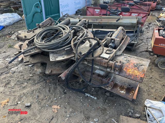 Lot 1-16000 - Set of (3) approx. 10' long hydraulic controlled Belly Blades, model 10XUBS, no other info available...