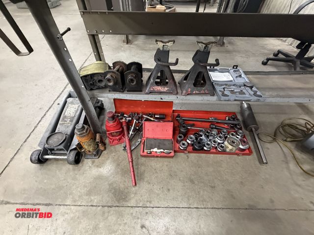 Lot 1-15157 - Large lot of assorted automotive items, includes assorted 3/4" sockets with extensions, (1) breaker ...