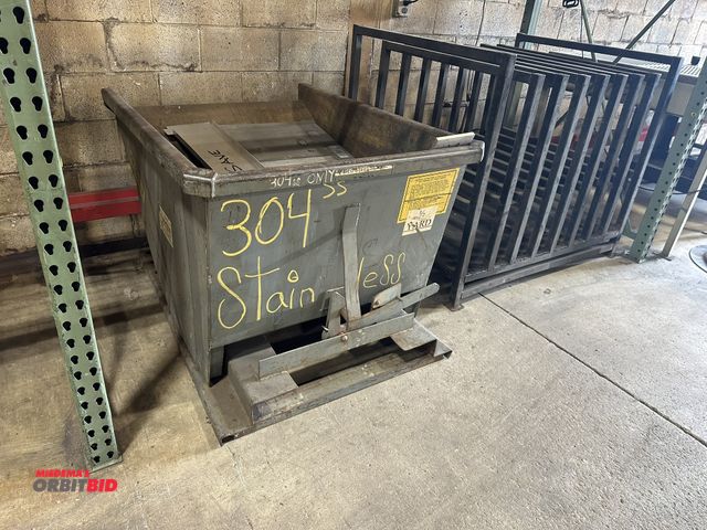 Orbitbid.com - Lot 1-17995 - (1) approx. 1/2 cubic yard self-dumping ...
