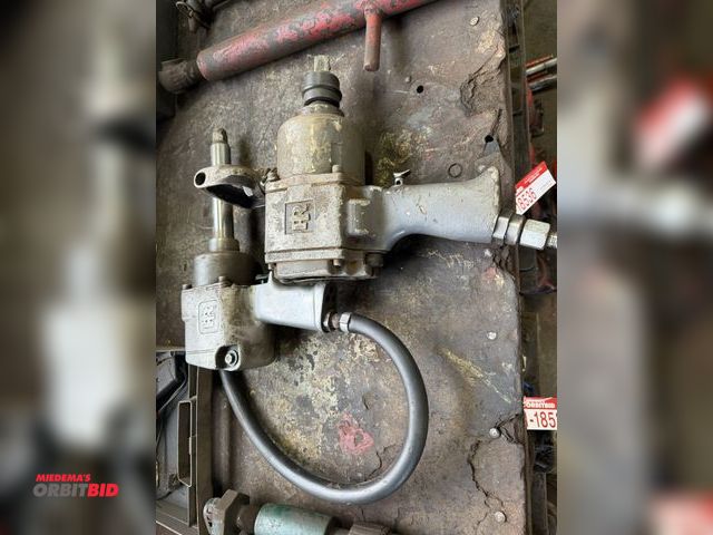 Lot 1-18538 - (1) Ingersoll-Rand 1" pneumatic impact gun, and (1) Ingersoll-Rand 3/4" impact gun.