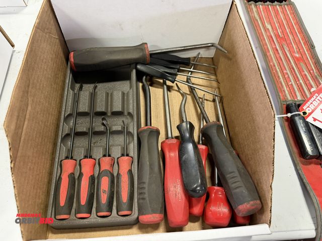 Lot 1-18432 - Lot of Snap-On pick tools.