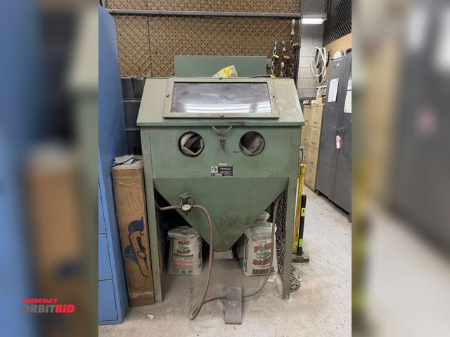 Lot 1-17092 - (1) Trinco dryblast cabinet, model 36RP2, S/N 17275, pneumatic sandblaster, includes (3) 50 lb. bags...