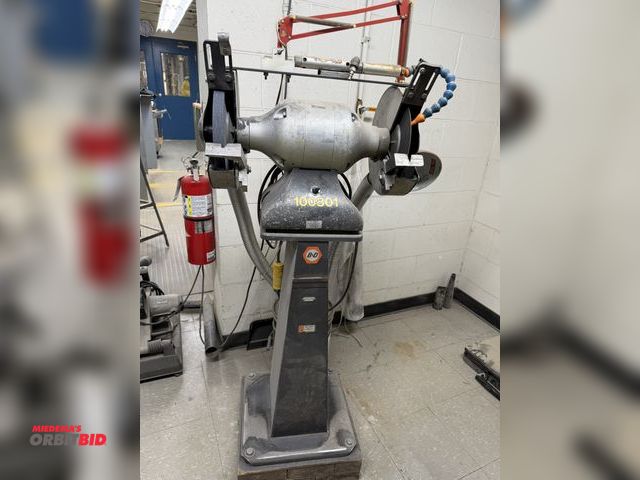 Lot 1-16365 - (1) Black &amp; Decker 10" diameter bench grinder with grinding wheel on one side/cutting wheel on t...