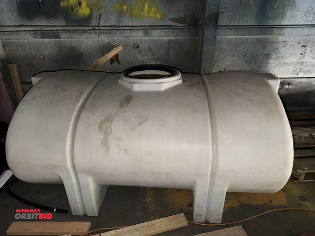 Lot 1-18816 - (1) 500 gallon capacity poly tank (no lid), with 2" inlet.