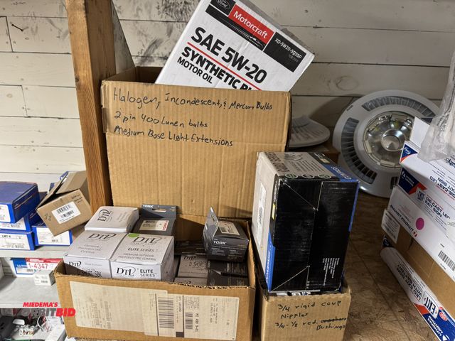 Lot 1-4469 - Large lot of assorted fluorescent plug ends, DTL Elite Series long life photoelectric controls, Tork...