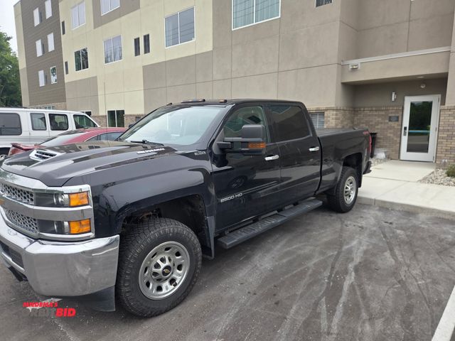 Lot 1-13154 - 2019 Chevrolet 2500 HD Silverado Double Cab Standard Box Pickup Truck 4x4
