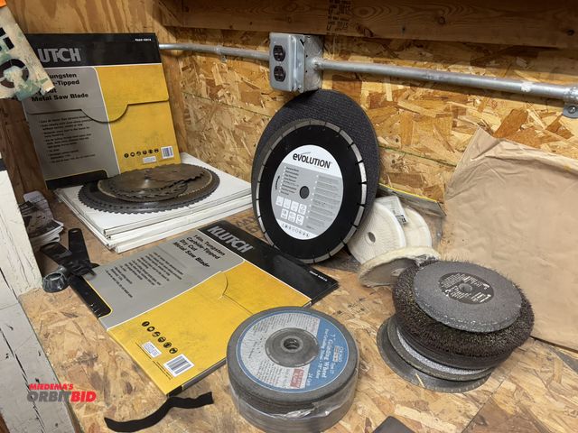 Lot 1-4156 - Large lot of assorted saw blades, includes (1) new Klutch 14" tungsten carbide tipped, dry cut metal...