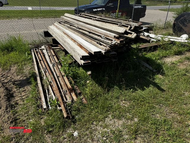 Lot 1-14271 - Large lot of approx. (65) 4" and (32) 6" steel concrete forms, and heavy duty (I-beam frame measurem...