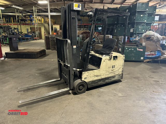 Lot 1-2590 - (1) Crown, model 30SCTT, 3-wheel ride on type forklift, S/N 1A171477, 36V, 3-stage mast, 190" max. l...