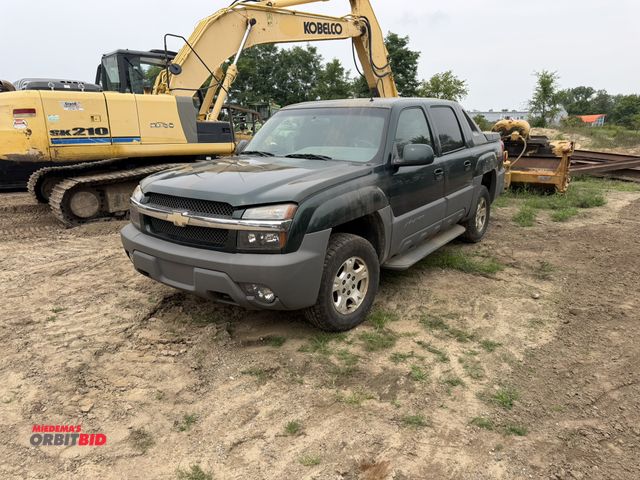 Lot 1-18356 - 2002 Chevrolet Avalanche Z71 Regular Cab Pickup Truck for parts or repair, 4-WD, automatic transmiss...