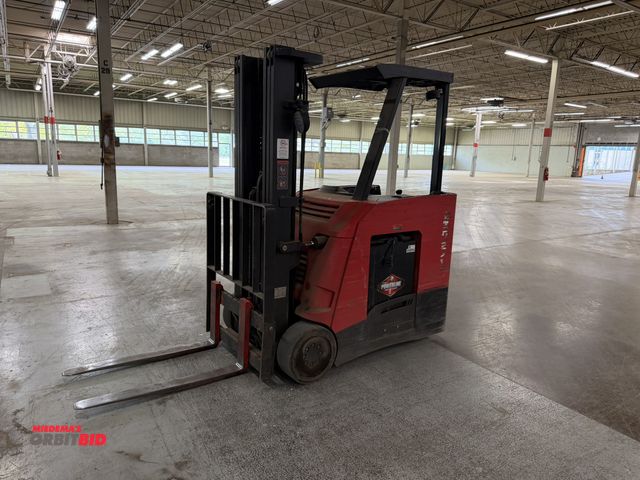 Lot 1-9387 - (1) Raymond, model 425-C40TT, stand on forklift, S/N 425-12-35163, 36V, 600mm max lift height, 4000 ...