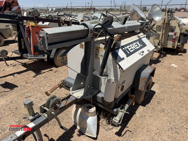 Lot 1-18231 - 2012 Terex RL4000 Light Tower, 3 cylinder diesel engine, 4-light extendable tower, hand crank, mount...