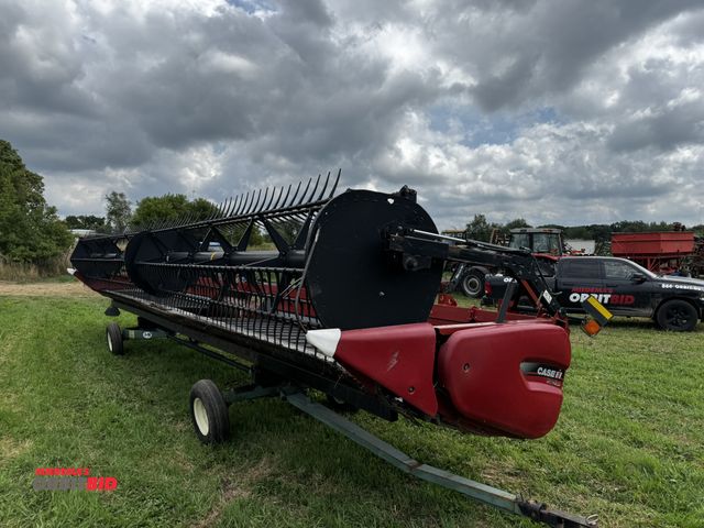 Lot 1-19743 - (1) 2014 Case Terraflex 40' grain head, Product ID #YEH040666,  some guards will need to be replaced...