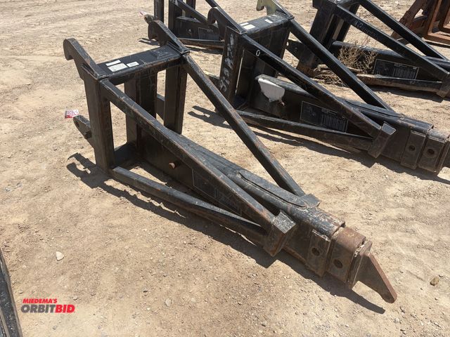 Lot 1-18281 - (1) CAT Universal forklift / telehandler jib attachment, adjustable length, model 229-9714