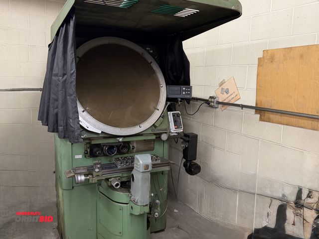 Lot 1-1629 - J&amp;L FC-30 Optical Comparator 30" View Screen, 6" x 30" Table, Acu-Rite 2-Axis Digital Readout, R...