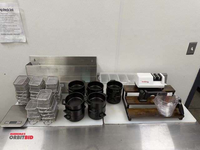 Lot 1-11123 - Lot of assorted kitchenware items, includes (15) Bruntmor oven, microwave, and dishwasher safe lead ...