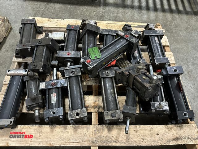 Lot 1-14375 - (1) Skid of assorted hydraulic cylinders