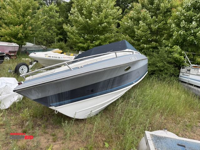Lot 1-6596 - (1) Four Winns 215 Sundown speed boat, no trailer, OMC Cobra 5.8 liter motor, outdrive, severe weath...