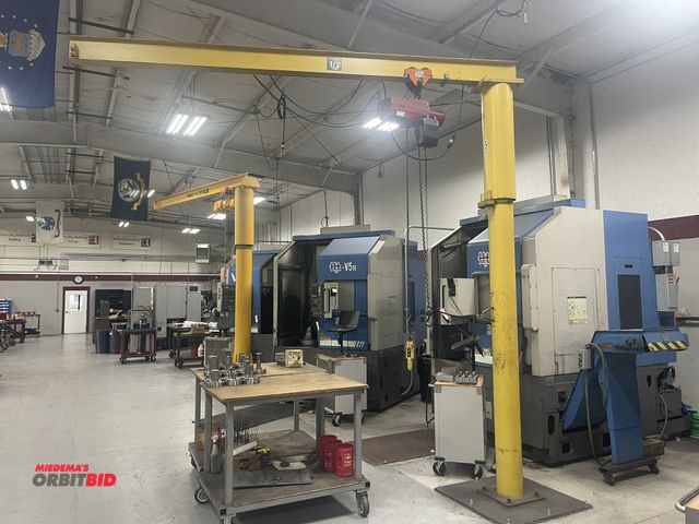 Lot 1-19305 - (1) 1/2-ton free standing jib crane, approx. 120" arm, Little Mule 1/2-ton chain hoist, 2-way contro...