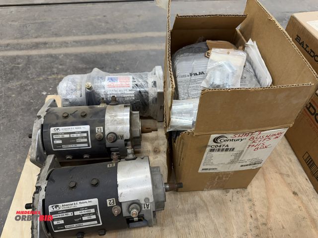 Lot 1-17310 - Lot of 3 used forklift motors, includes (1) Advance DC motor, 24V DC, (1) part #305879-000, 24V DC, ...