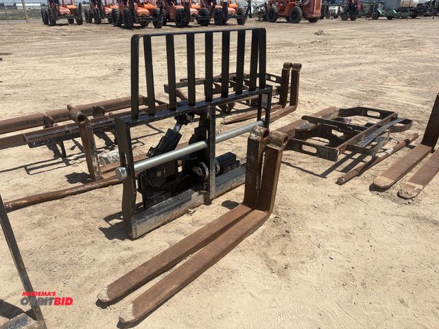 Lot 1-18292 - (1) JLG side tilt fork carriage, frame is 52" wide with 47-1/2" long x 4" wide used forks, does not ...
