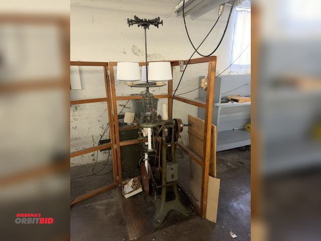 Lot 1-4817 - (1) H Brinton Company antique industrial circular knitting machine, approx. 2.5" diameter needle hea...