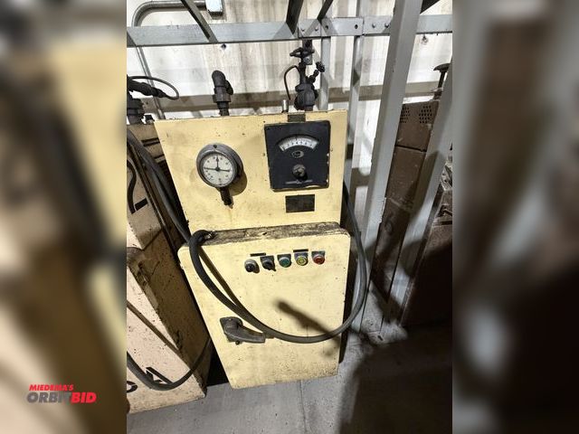 Lot 1-13397 - Sterlco F6016-BX hot oil unit 12-KW, 200° F max temperature, portable, analog controls, 250V, S/N 34...