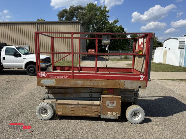 Lot 1-4618 - (1) MEC, model 2548HT, electric scissor lift, 1000 lb. maximum lift capacity, 24' 9" maximum platfor...