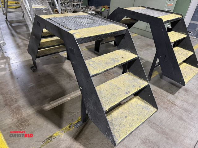 Lot 1-5475 - (1) approx. 78.5" length, 2-sided, 3-step platform with platform height at approx. 37.5" tall, appro...