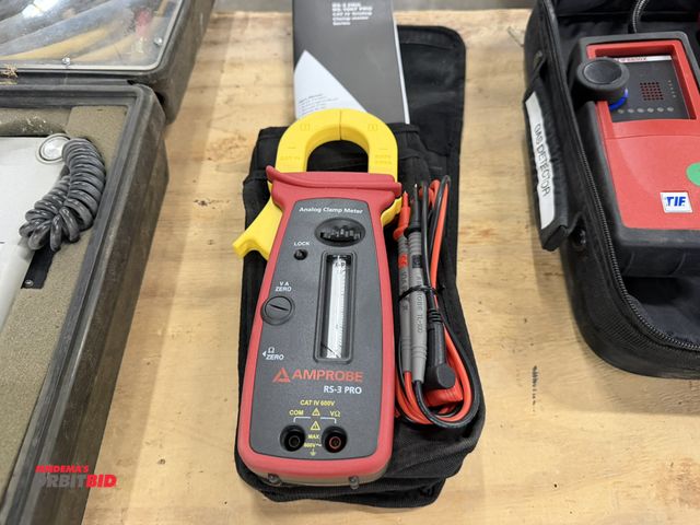 Lot 1-16943 - (1) Amprobe RS-3 Pro, Cat IV analog clamp meter tester.
