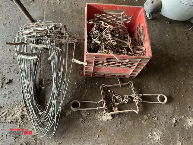 Lot 1-19325 - Lot of (24) muskrat, stretchers, and (15) 110 and (1) 220 muskrat traps