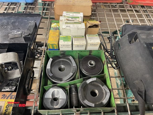 Lot 1-6253 - (1) Greenlee knock out set, from 2" to 4", with assorted replacement punches.