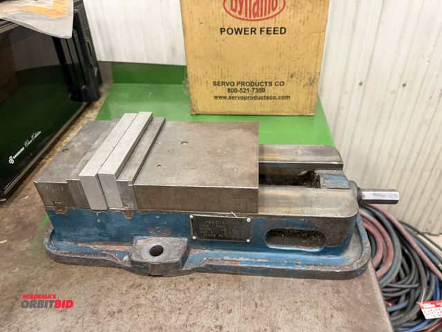 Lot 1-15133 - (1) unknown brand, 6" machinist's vise, no handle, vise only.