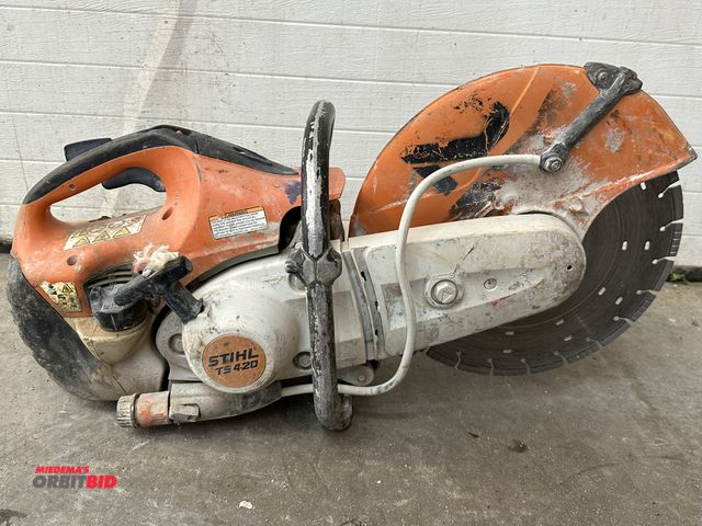 Lot 1-14101 - (1) Stihl, model TS420, gas powered 14" concrete saw, engine pulls through and has compression.