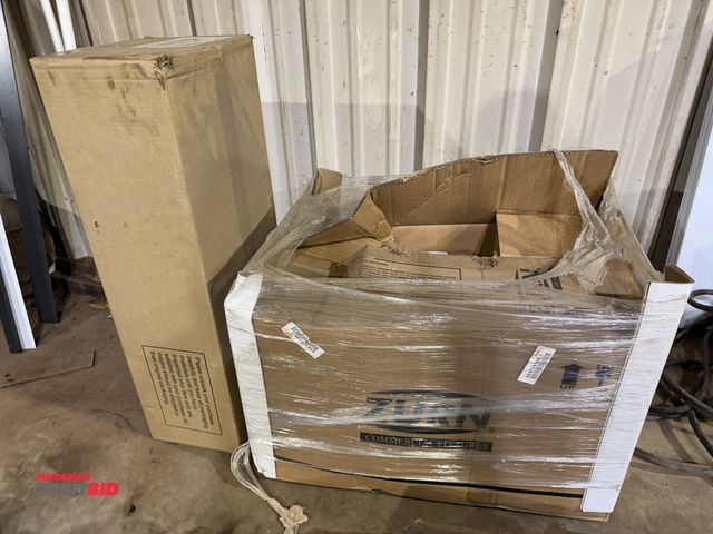 Lot 1-1541 - (1) new Zurn #Z5615-BWL wall hung, high efficiency WC (1.1 GPF-1.6 GPF/4.2LPF-6.0LPF) top spud, and ...