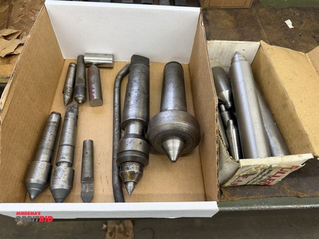 Lot 1-1686 - Lot of assorted live centers.