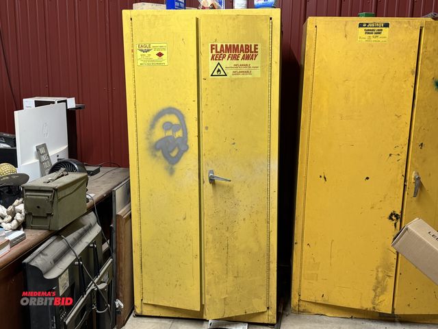 Lot 1-3014 - 1 Eagle model 1962, 60 gallon capacity flammable liquids safety storage cabinet